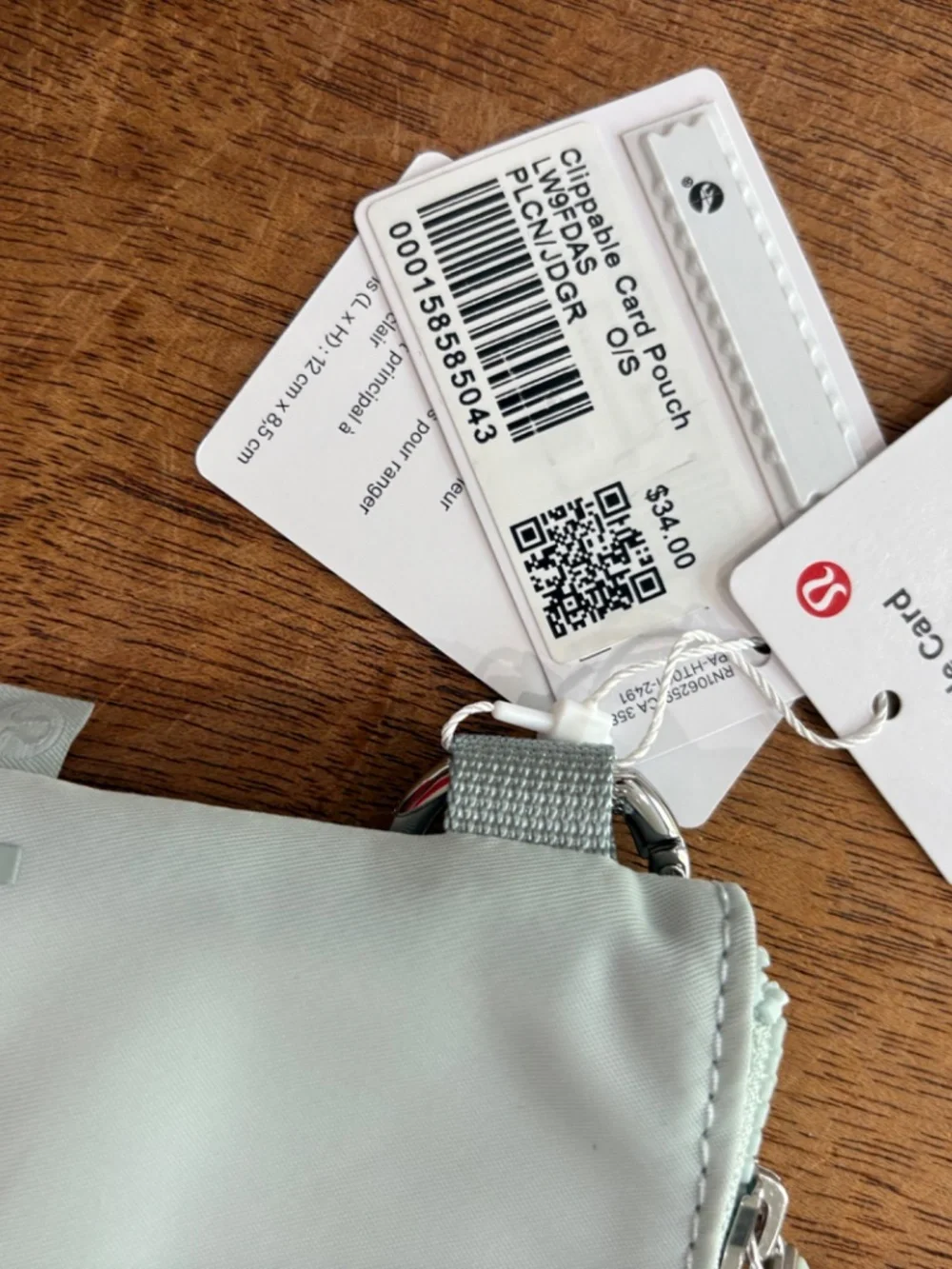 Lululemon clippable card pouch in pelican and Jade Green